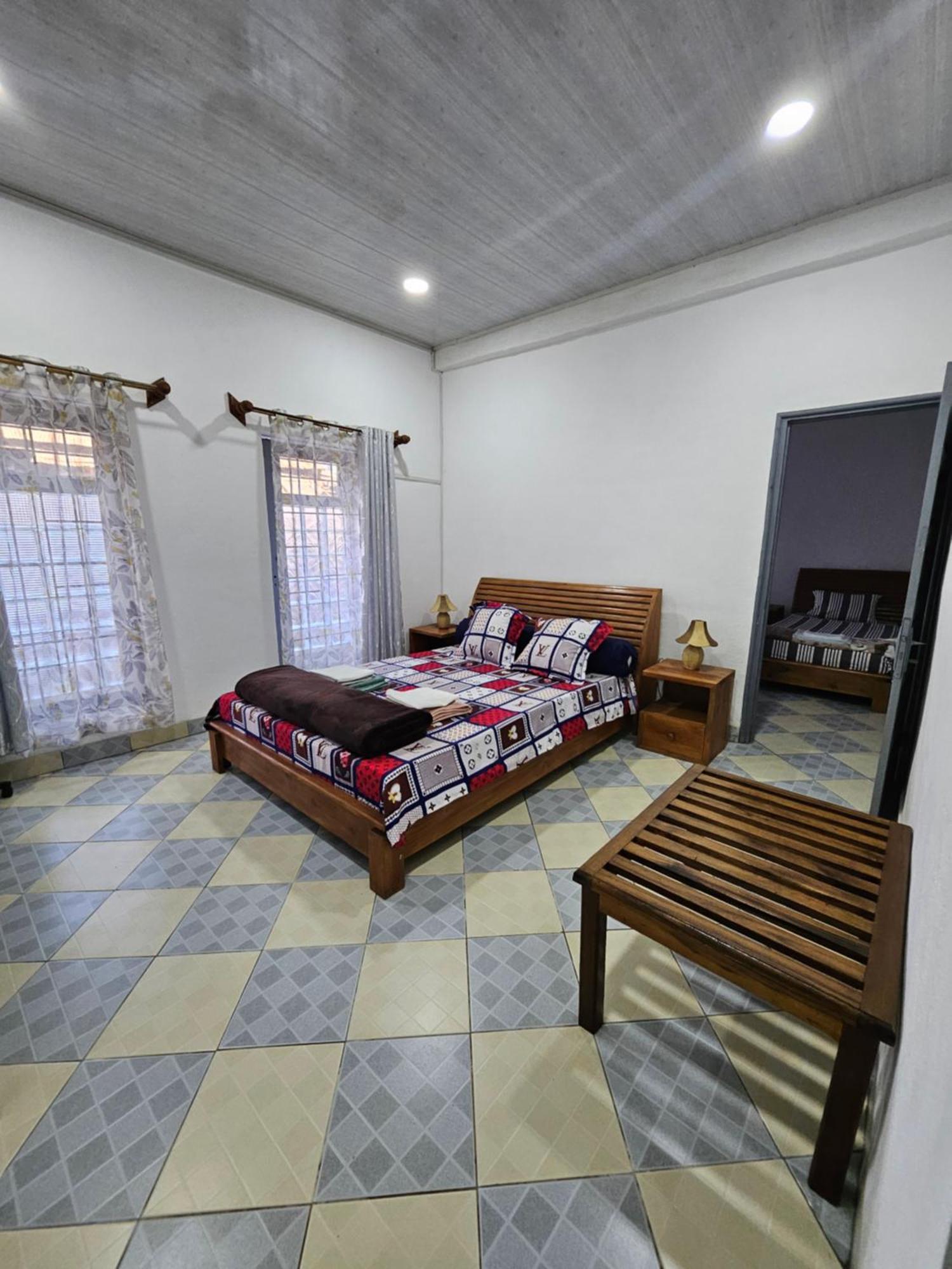 Chez Joel Bed and Breakfast Antsirabe Exteriör bild